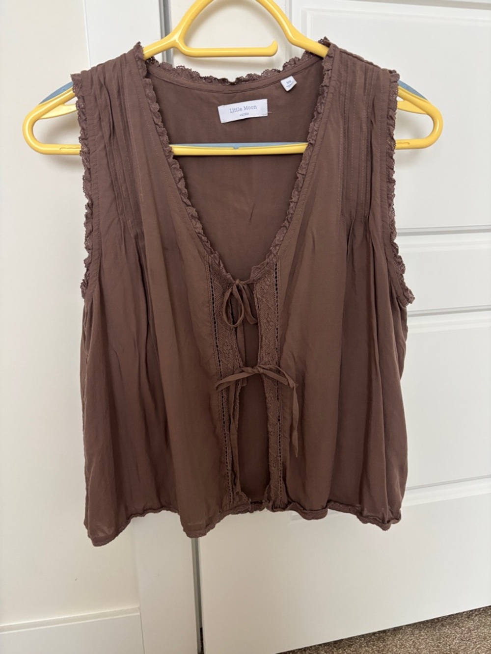 Little Moon Mauve-Brown Lace Tie-Front Sleeveless Tank